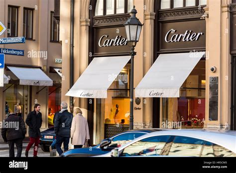 rezensionen für cartier münchen - Cartier, Maximilianstraße 20, München, Phone +49 89 2426700.